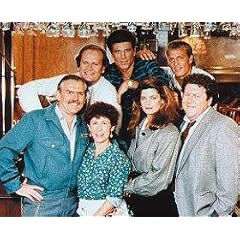 KIRSTIE ALLEY AS REBECCA HOWE, TED DANSON AS SAM MALONE, KELSEY GRAMMER AS DR. FRASIER WINSLOW CRANE, WOODY HARRELSON AS WOODROW TIBERIUS 'WOODY' BOYD, JOHN RATZENBERGER AS CLIFFORD C 'CLIFF' CLAVIN JR, GEORGE WENDT AS HILARY NORMAN 'NORM' PETERSON FROM CHEERS #2 - IN FARBE - Filmfoto - MITTELGROSS - 14x11" (36x28cm)