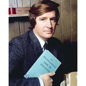 WILLIAM ROACHE AS KEN BARLOW FROM CORONATION STREET #1 - COLOUR Movie Photo - (4 Different Photograph & POSTER Sizes Available)