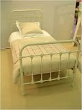 lit pour enfant en mtal couleur ivoire