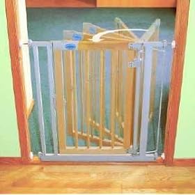 Bettacare Auto close Wooden Stair Safety Gate - Standard