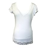 LipstickV-NeckLaceBottomHemWhiteTee