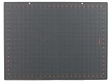 Fiskars 86257097 18-Inch by 24-Inch Foldable Cutting Mat
