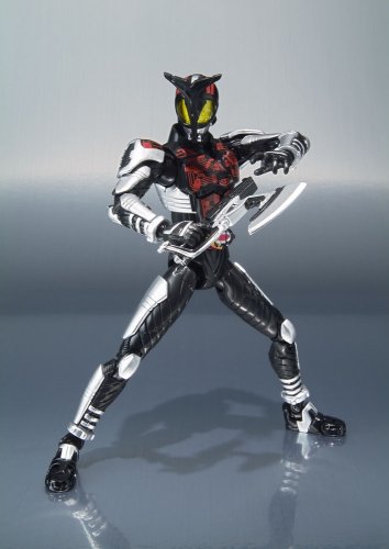 Cover image : S.H.フィギュアーツ 仮面ライダー ダークカブト