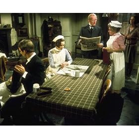 ANGELA BADDELEY AS MRS. KATE BRIDGES, COOK, CHRISTOPHER BEENY AS EDWARD BARNES, FOOTMAN, GORDON JACKSON AS MR. ANGUS HUDSON, BUTLER, JEAN MARSH AS ROSE BUCK, HOUSEMAID, JACQUELINE TONG AS DAISY PEEL, HOUSEMAID FROM UPSTAIRS, DOWNSTAIRS #1 - COLOUR Movie Photo - (4 Different Photograph & POSTER Sizes Available)