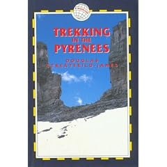 Trekking in the Pyrenees (Trailblazer)