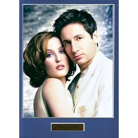 MULDER & SCULLY HIGH QUALITY MOUNTED PHOTO PRINT