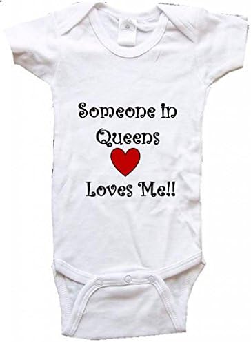 SOMEONE IN QUEENS LOVES ME - QUEENS BABY - City-series - White Baby One Piece Bodysuit - size Medium (12-18M)