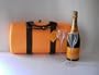 Veuve Clicquot Traveller mit Champagner und zwei Veuve Clicquot Champagner Gl�sern