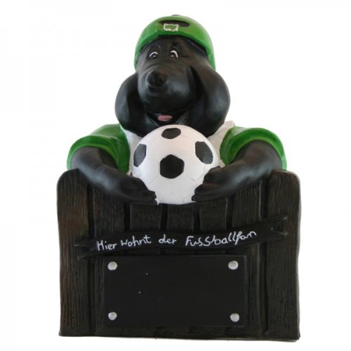 Fußball Mauli in grünem Trikot