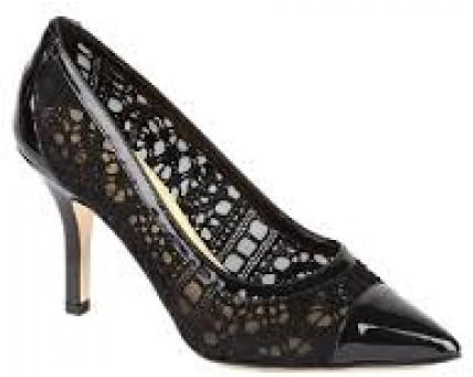 Vince Camuto PINA SIGNATURE Pump BLACK CROCHET,7.5