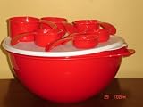 Tupperware Thatsa Bowl 32 Cup Mixing Bowl with Seal