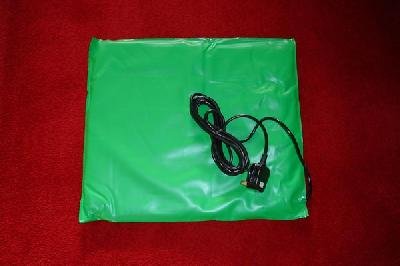 ELECTRIC HEAT PAD FOR CATS & DOGS IDEAL FOR COLD WINTER NIGHTS & RECOVERING PETS (ARTHRITIS/JOINT PAINS)