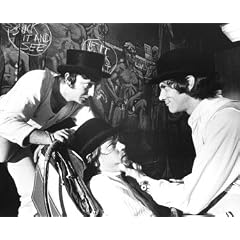 MALCOLM MCDOWELL AS ALEX DE LARGE, WARREN CLARKE AS DIM FROM A CLOCKWORK ORANGE #1 - SCHWARZ-WEISS - Filmfoto - MITTELGROSS - 14x11" (36x28cm)