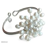 Pearlandcrystalbracelet,'FloralStar'