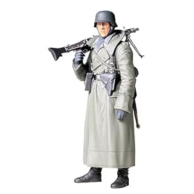 WWII German Machine Gunner (Greatcoat) - 1:16 Scale Military - Tamiya