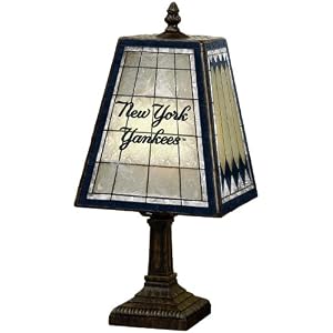 Click here to buy New York Yankees 14-Inch Art Glass Lamp.
