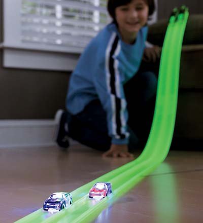 Skullduggery Krazy KarsMaxTraxxx- 16  Foot Glow in the Dark Race Track With Two Marble Racers