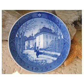 Royal Copenhagen Porcelain Plate - 1975 the Queen's Christmas Residence