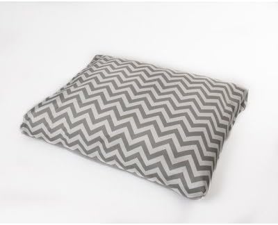 Chevron Pet Bed Color: Grey, Size: Medium
