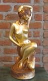 Eigenschaften   / Feine handbemalte Figur für alle Bereiche