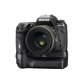 Pentax - K-7 - Appareil photo reflex num�rique avec Chargeur - 14,6 Mpix - Ecran LCD 3'' - Vid�o HD - Noir