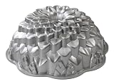 Nordic Ware Chrysanthemum Bundt Pan