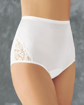Vanity Fair Women Perfectly Yours Lace Nouveau Brief 3-Pack