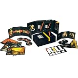 Kill Bill Vol. 1 et 2 - Coffret Collector �dition Limit�e 4 DVD [inclus le double CD de la BOF, un jeu de 6 photos exclusives et un livre collector de 96 pages]par Uma Thurman