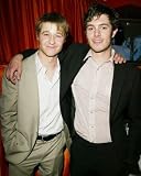 ADAM BRODY AS SETH COHEN, BENJAMIN MCKENZIE AS RYAN ATWOOD FROM THE O.C. - Licensed Photo - Professional Photographic Print - Picture SIZE 10x8 (25x20cm)