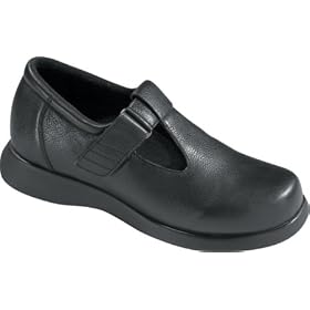 Buy Drew Shoe Ladies Gail Flat by Drew Shoe