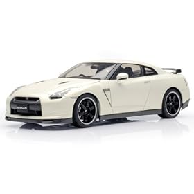 AUTOart 1/18 ���Y GT-R(R35) �X�y�b�NV (�z���C�g) B2