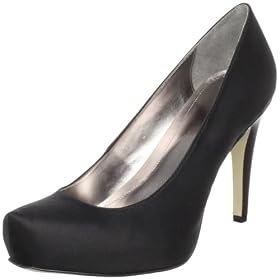 Calvin Klein Womens Colette Platform Pump