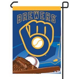 Milwaukee Brewers 11x15 Garden Flag Retro Glove from Garden Gloves