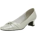 Easy Street Women's Tempest Pleated Pump,Champagne,8 M