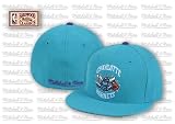 Charlotte Hornets Mitchell & Ness Teal Throwback Fitted Cap / Hat