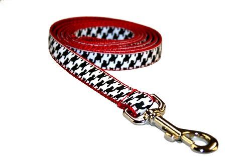 Medium Black/White Houndstooth Dog Leash: 3/4
