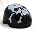 Ein gro&szlig;er Skull & Bones Cross Design schwarz BMX Helm, der ideal f&uuml;r BMX Reiten, Skateboarding, Roller Blading und andere extreme Sport ist. Dieser Helm hat 11 Coolings &Ouml;ffnungen mit einer Komfort-Kinnriemen. Dieser Helm ist T&Uuml;V getestet und entspricht den Standards EN 1078. Der Helm kommt in einem Farbe Pr&auml;sentation angezeigt.