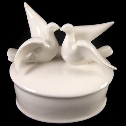 Childrens Toyshop  Outdoor Living : Ceramic Dove Trinket Box Oval