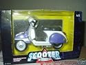 Vespa Scooter Purple & White (1:12 Scale)