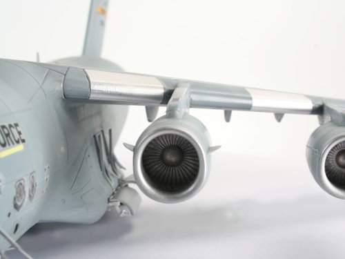 Imagen 4 de Revell Modellbausatz 04044 - C-17 Globemaster III en una escala de 1:144