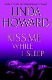 Un Beso En La Oscuridad / Kiss Me While I Sleep (Titania Contemporanea)