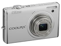 Nikon Coolpix S640 Digitalkamera (12 Megapixel, 5-fach Zoom, 2.7" Display) weiß