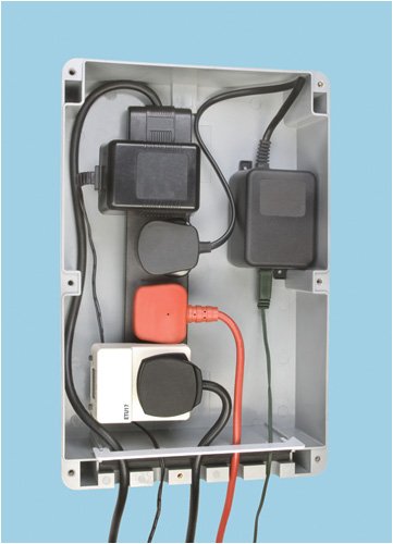 Weathersafe multi plug connector box for outdoor electrical lights