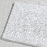 Kids Bathroom Gear: Kids White Bath Mat