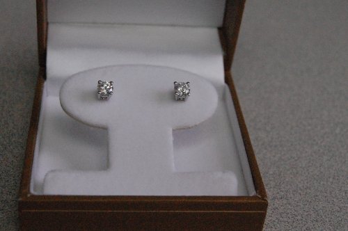 Diamond Earrings .85carat White Gold