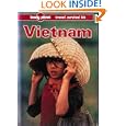 Lonely Planet Vietnam (Lonely Planet Travel Survival Kit) by Robert Storey