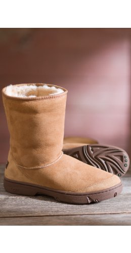 UGG Women's Ultimate Short Boots - Chestnut 10