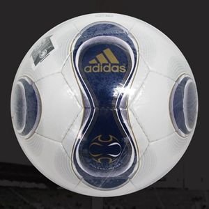 Cover image : アディダス サッカーボール 4号 ＋チームガイスト グライダー