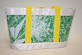 VOLCOM(ボルコム) WMSバッグ「Letter Mess Tote」WHTの画像