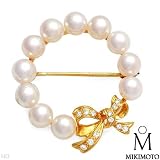 Mikimoto! Luxurious Brand New Brooch Super Clean F/VVS Diamonds and 5.5mm Akoya Pearls Made of 18K Gold